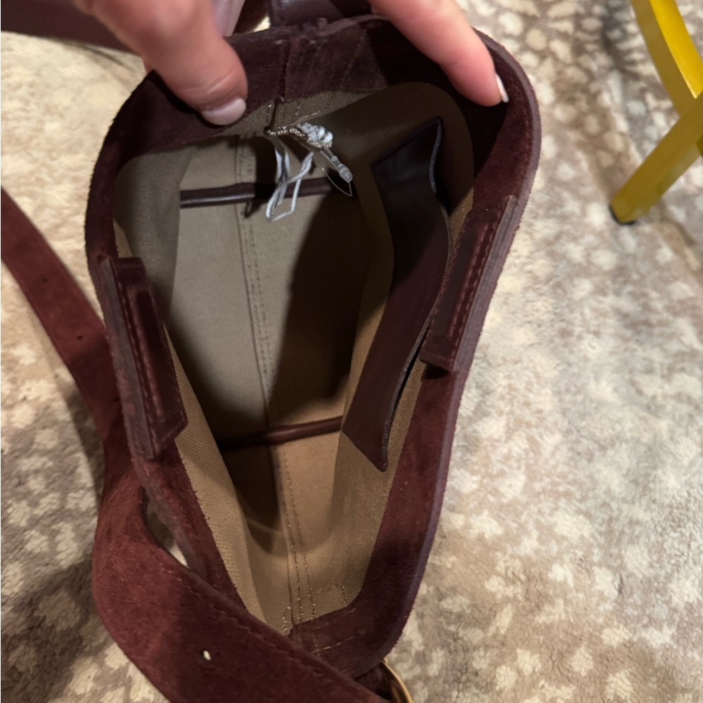 Madewell the essential mini bucket tote in brown suede - Picture 6 of 8